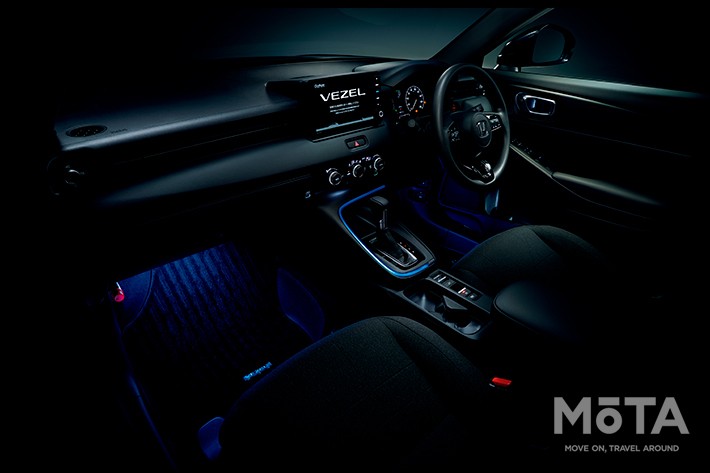 ホンダ 新型ヴェゼルで絶対につけたいオプションは車内イルミネーション クロームメッキグリルも大好評なセールスを記録中 画像ギャラリー No 1 話題を先取り 新型車解説22 Mota