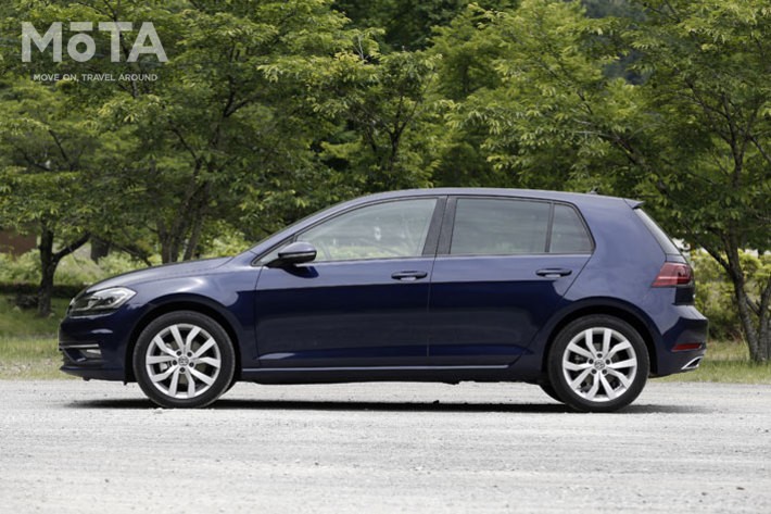 先代ゴルフ7も太いDピラー形状でゴルフのアイデンティティを受け継ぐ