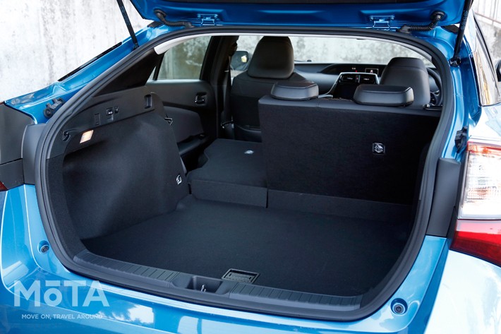 トヨタ 新型プリウス Aプレミアム “ツーリングセレクション”[2018年12月マイナーチェンジモデル]