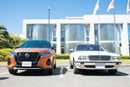 代車の「日産 キックス」と、女優・伊藤かずえさんの愛車「日産 シーマ」（FPY31型・初代）[2021年4月26日（月）／オーテックジャパン（神奈川県茅ケ崎市）]