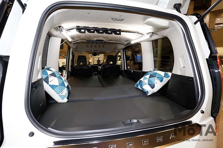 車中泊特化型ミニバン ベンツからヴォクシー セレナまで メーカー純正車中泊仕様の楽しいミニバン3選 画像ギャラリー No 1 徹底比較 人気新型車比較21年 Mota