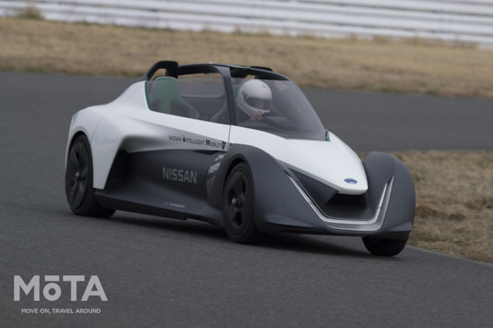 Amazon.co.jp: 日野自動車の100年: 世界初の技術に挑戦し
