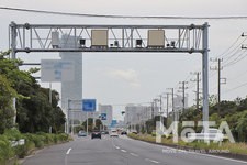 「自動速度取締機（オービス）」Hシステム設置例