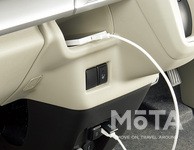 スズキ スペーシアUSBソケット