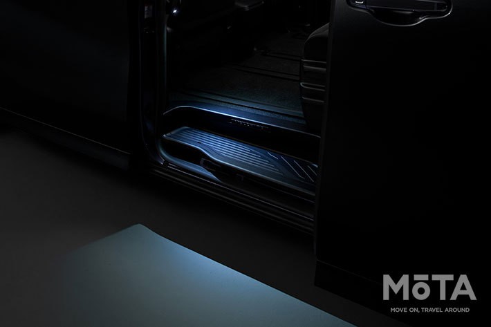 「LEDスマートフットライト(ホワイト)」/価格:2万4200円