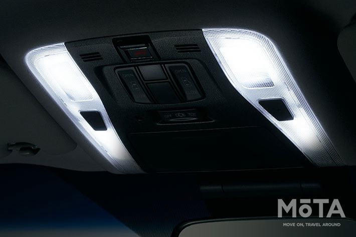 「LEDルームランプセット(ホワイト/面発光タイプ)」/価格:5万5000円