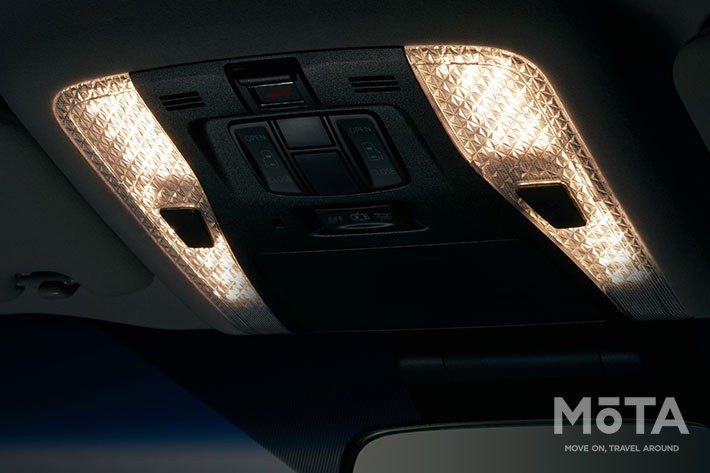 「LEDルームランプセット(サテンゴールド/クリスタルレンズタイプ)」/価格:5万5000円