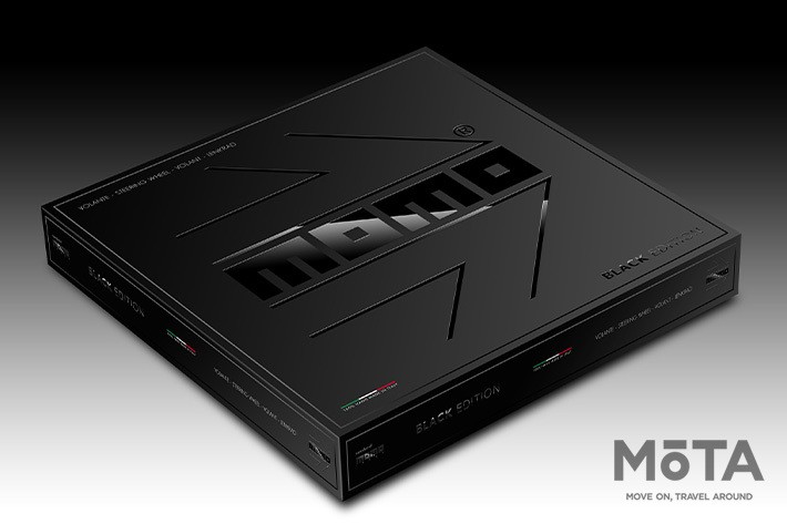 MOMOの人気ステアリング「PROTOTIPO」のブラックエディションが MOMOの人気ステアリング「PROTOTIPO」のブラックエディションが