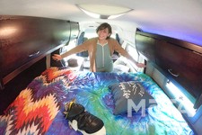 【アウトドア女子】芳美 リンさんがレンタルしたトヨタ ハイエース