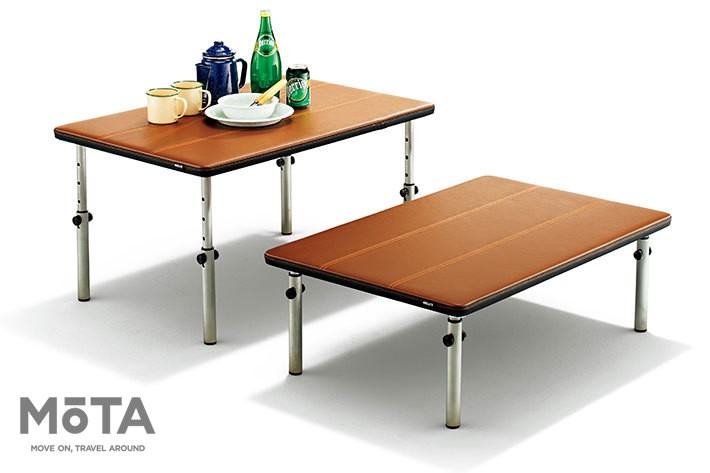 マルチユースボードは写真のように車外に出してテーブルとしても活用できる。価格は13万2000円だ