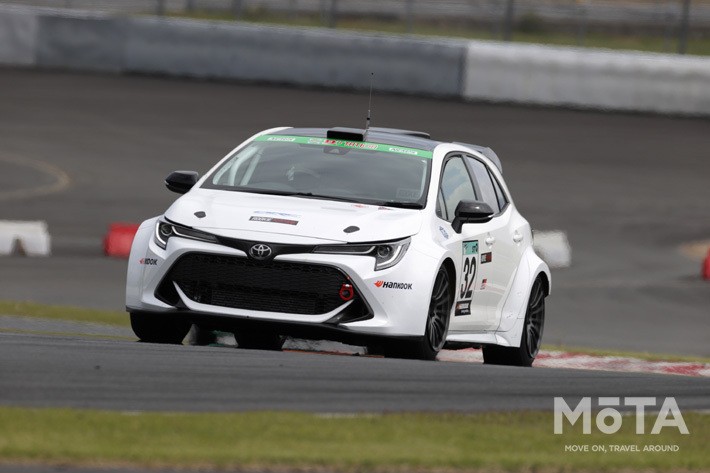 トヨタ 水素エンジン搭載車両（スーパー耐久参戦 カローラスポーツ4WD） テスト走行時の様子