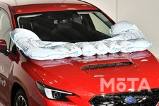 スバル 新型レヴォーグ 歩行者エアバッグ