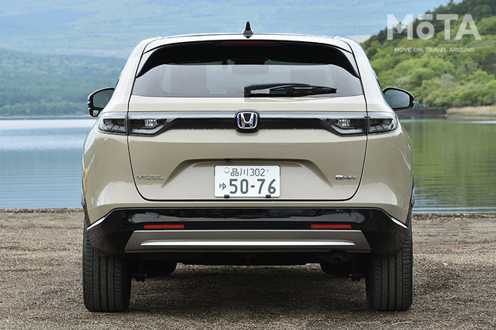 ホンダ 新型ヴェゼル「e:HEV PLaY」（ハイブリッド・FF／ボディカラー：サンドカーキパール＆ブラック 2トーン）[2021年4月23日発売]