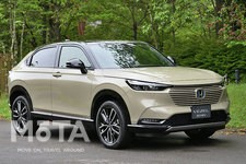 ホンダ 新型ヴェゼル「e:HEV PLaY」（ハイブリッド・FF／ボディカラー：サンドカーキパール＆ブラック 2トーン）[2021年4月23日発売]