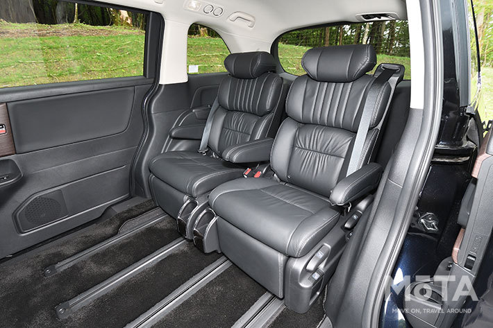 ホンダ 新型オデッセイ e:HEV ABSOLUTE EX（FF）[2020年11月6日発売]