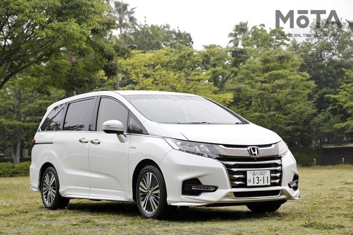 ホンダ オデッセイ HYBRID ABSOLUTE EX Honda SENSING（SPORT HYBRID i-MMD）[2017年11月マイナーチェンジモデル]