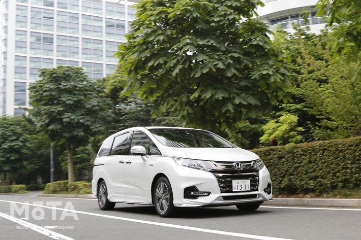 ホンダ オデッセイ HYBRID ABSOLUTE EX Honda SENSING（SPORT HYBRID i-MMD）[2017年11月マイナーチェンジモデル]