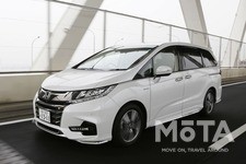 ホンダ オデッセイ HYBRID ABSOLUTE EX Honda SENSING（SPORT HYBRID i-MMD）[2017年11月マイナーチェンジモデル]