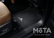 トヨタ 新型ランドクルーザープラド 特別仕様車「TX “Lパッケージ” 70th ANNIVERSARY LIMITED」　特別仕様車用フロアマット（販売店装着オプション）[2021年6月1日（火）一部改良]