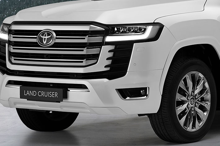 トヨタ 新型ランドクルーザー300はスマホ置くだけ充電やアップル カープレイにも対応 注目は設置位置が変更された走行モード切り替えボタンにあり コラム Mota