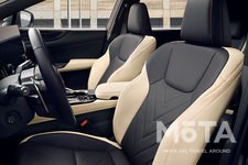 レクサス 新型NX（プロトタイプ）「LEXUS NX インテリアカラー ブラック＆リッチクリーム」[2021年6月12日発表]