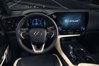 レクサス 新型NX（プロトタイプ）「LEXUS NX インテリアカラー ブラック＆リッチクリーム」[2021年6月12日発表]