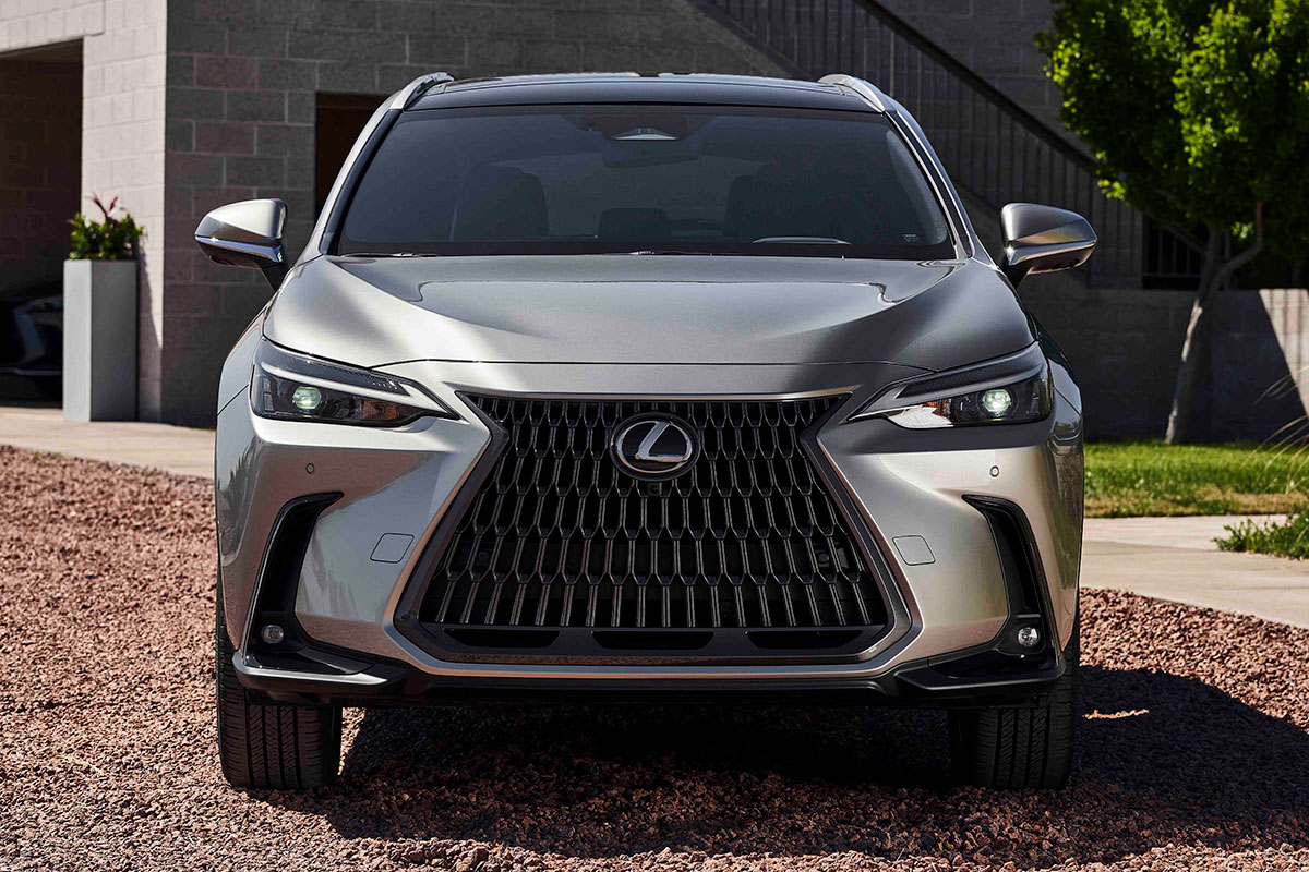 レクサス 新型nx インパネ解説 ドライバーが運転に集中できるコックピット感の増したインパネ周り 話題を先取り 新型車解説21 Mota