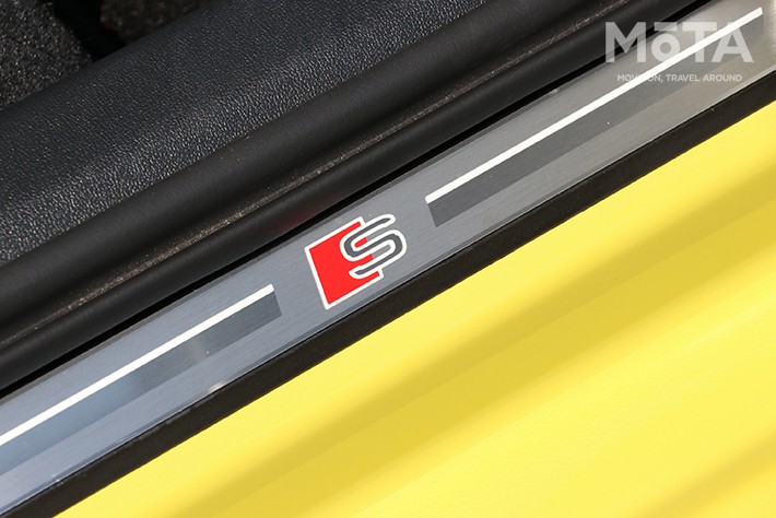 アウディ 新型S3 スポーツバック 1st edition（ボディカラー：パイソンイエローメタリック）［2021年5月18日発売］