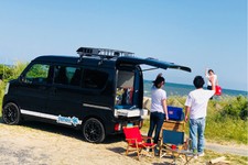 キャンピングカーよりもライトな“旅ぐるま”  気軽に出かけたくなる軽キャンパー「Jumpie（ジャンピー）」とは／カリスマジャパン Vol.1