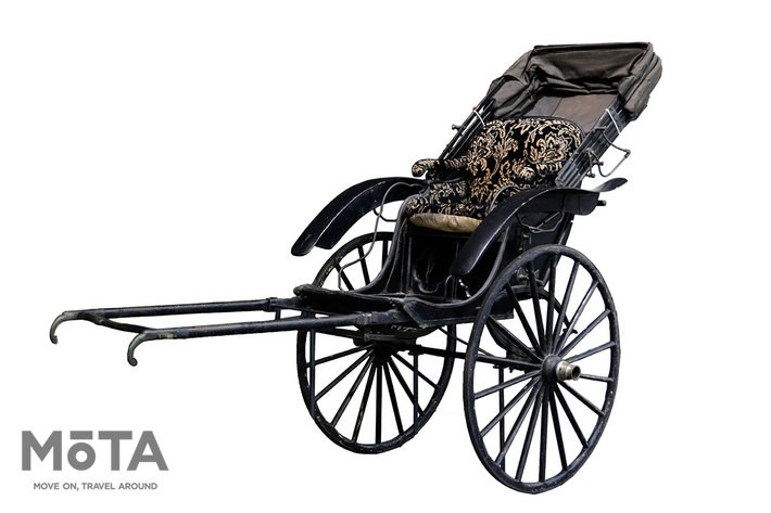 究極のSDGs!? トヨタ博物館が収蔵する貴重な明治後期の人力車を展示する