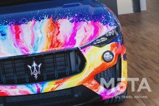 カラフルな泥はねが独創的過ぎる！ マセラティ、イタリアシェフとコラボした特別なレヴァンテを発表
