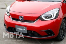 ホンダ 新型フィット e:HEV HOME 20周年　特別仕様車「Casa（カーサ）」（ボディカラー：プレミアムクリスタルレッド・メタリック）[2021年6月4日（金）発売]