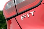 ホンダ 新型フィット e:HEV HOME 20周年　特別仕様車「Casa（カーサ）」（ボディカラー：プレミアムクリスタルレッド・メタリック）[2021年6月4日（金）発売]