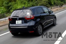 ホンダ 新型フィット e:HEV LUXE（リュクス）