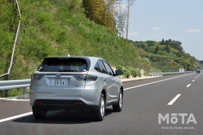 2014年モデル（3代目）「トヨタ ハリアー ELEGANCE」（ハイブリッド・4WD）