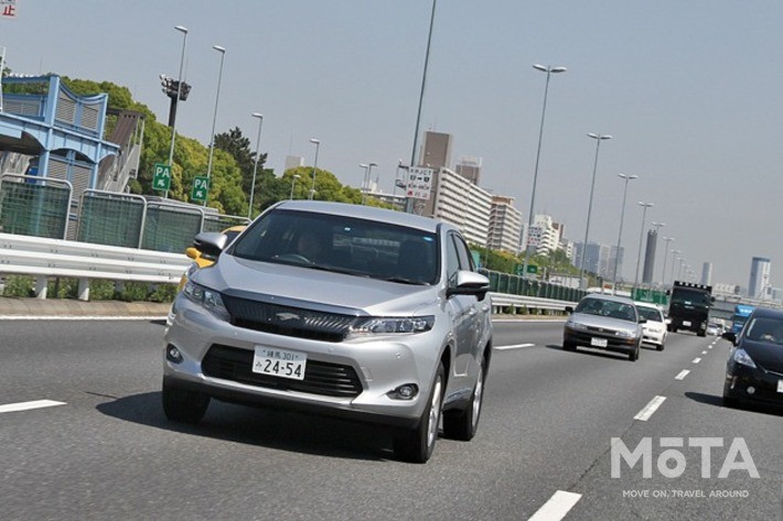 2014年モデル（3代目）「トヨタ ハリアー ELEGANCE」（ハイブリッド・4WD）