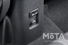 トヨタ 新型アクア（2代目）　アクセサリーコンセント（AC100V・1500W／非常時給電システム付／写真はZ・2WD）[2021年7月19日発売]