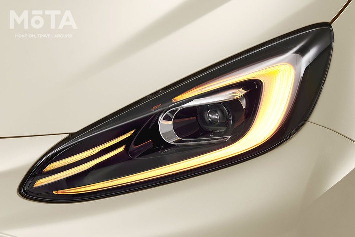 トヨタ 新型アクア（2代目）　Bi-Beam LEDヘッドランプ（LEDターンランプ点灯時／Zに標準装備。G、Xにメーカーオプション）[2021年7月19日発売]