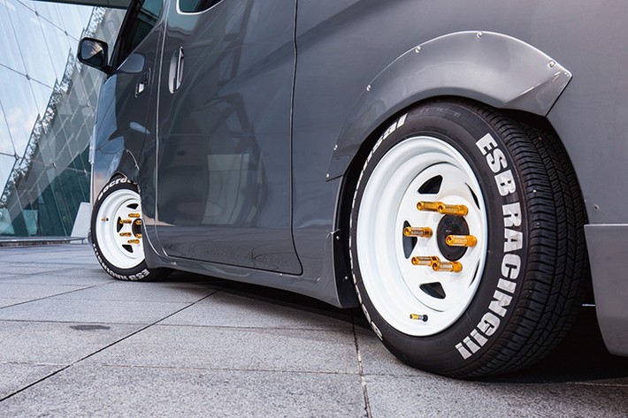 送料無料‼︎ ESB tc01 17インチ 9j 5穴 pcd100（ESB TC01 9j+25
