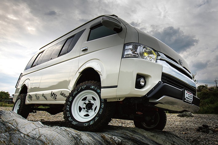 旧車オーナーからの人気も高い鉄チンホイール「TC01」 ハイエース