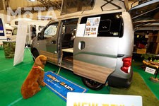 「RETREAT NV POP（リトリート エヌブイ ポップ）」[ダイレクトカーズ（三重県）／日産 NV200バネットをベースにした車中泊＆キャンピングカー]