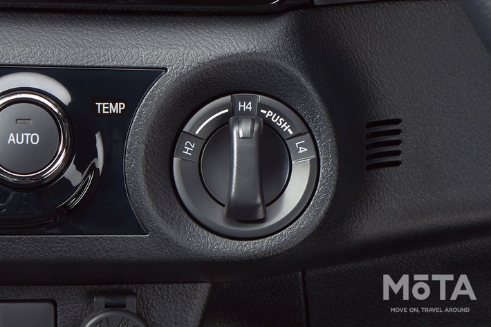 トヨタ ハイラックス　ダイヤル式トランスファー切り替えスイッチ[2017年9月12日フルモデルチェンジ]