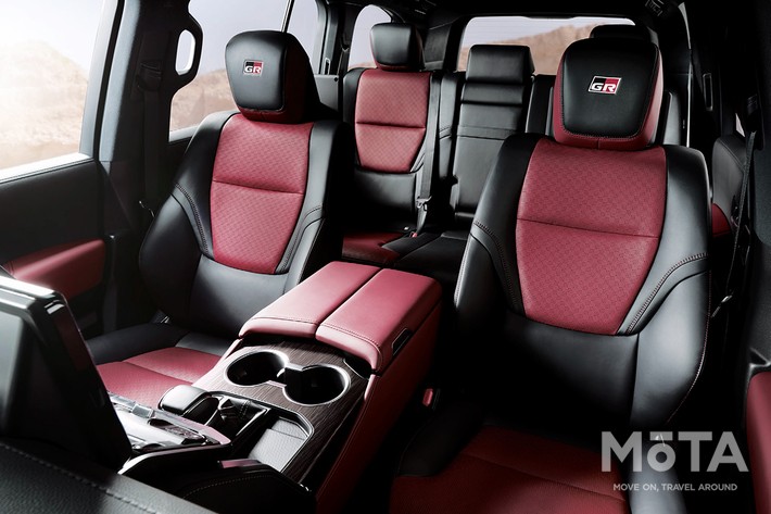 新型ランクル300に加わった「GR SPORT」はダカールラリー参戦の 新型ランクル300に加わった「GR SPORT」はダカールラリー参戦の