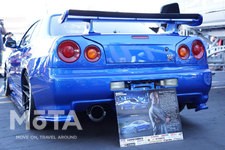 ワイルド・スピード “F9ジェットブレイク”にも登場する青い「日産 スカイラインGT-R」（R34型）。写真は2018年のSEMAショウに出展された青いR34。「ポール・ウォーカーが生きていたらきっとこんな風にカスタムしたのでは」というコンセプトで作られている。[写真：加藤博人]
