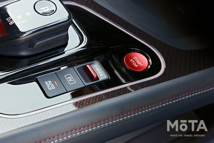 走行モードはエコ、ノーマル、ニスモの全3種類をラインアップしている