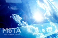 強い日差しのイメージ