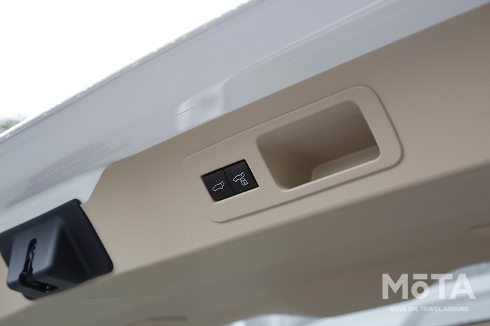 トヨタ 新型ランドクルーザー300 [VX（ディーゼル）／5人乗り／ボディカラー：ホワイトパールクリスタルシャイン]