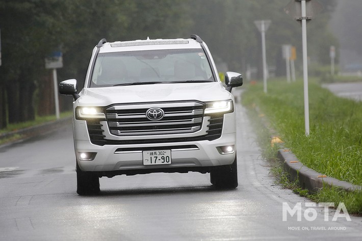 トヨタ 新型ランドクルーザー300 [VX（ディーゼル）／5人乗り／ボディカラー：ホワイトパールクリスタルシャイン]