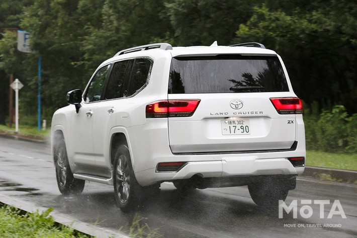 トヨタ 新型ランドクルーザー300 [VX（ディーゼル）／5人乗り／ボディカラー：ホワイトパールクリスタルシャイン]