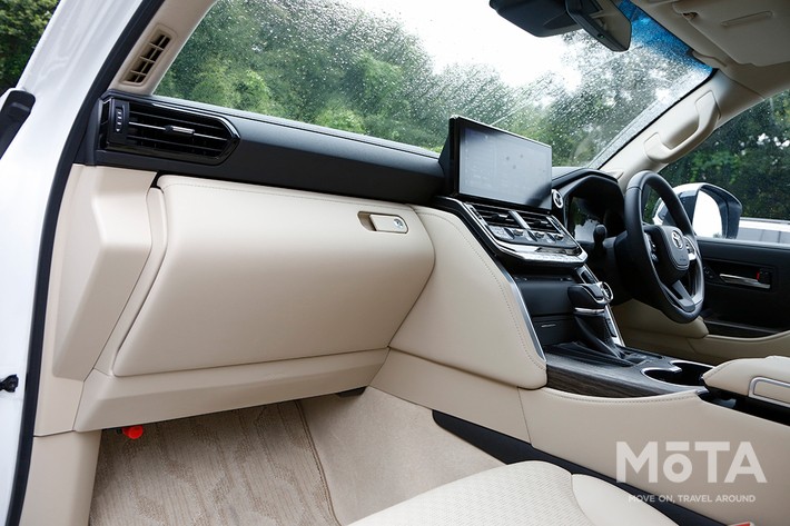 トヨタ 新型ランドクルーザー300 [VX（ディーゼル）／5人乗り／ボディカラー：ホワイトパールクリスタルシャイン]